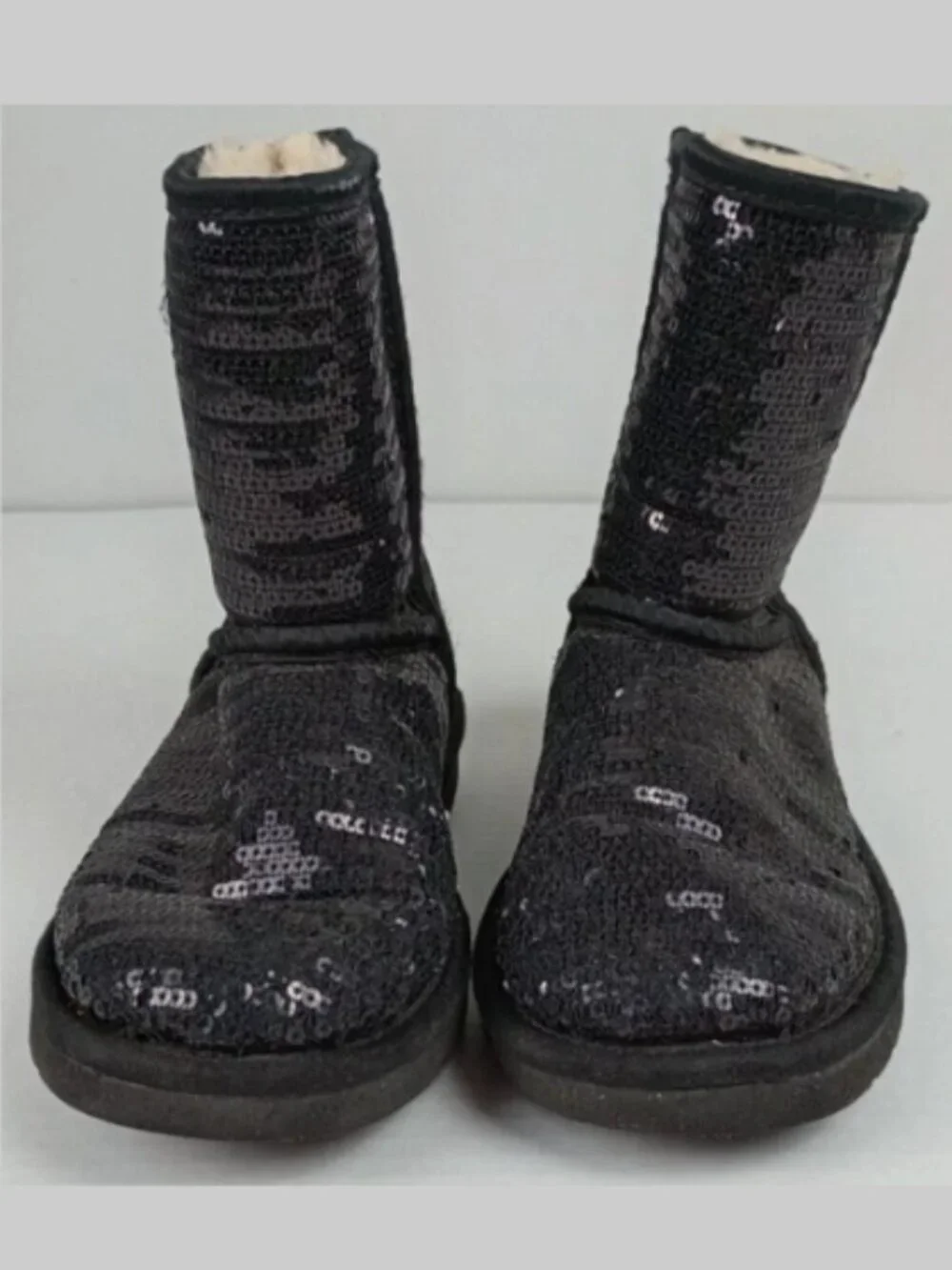 Ugg Australia‎ Classic Kid's Girl's Size 2 Fur Lined Black Sequined Boots